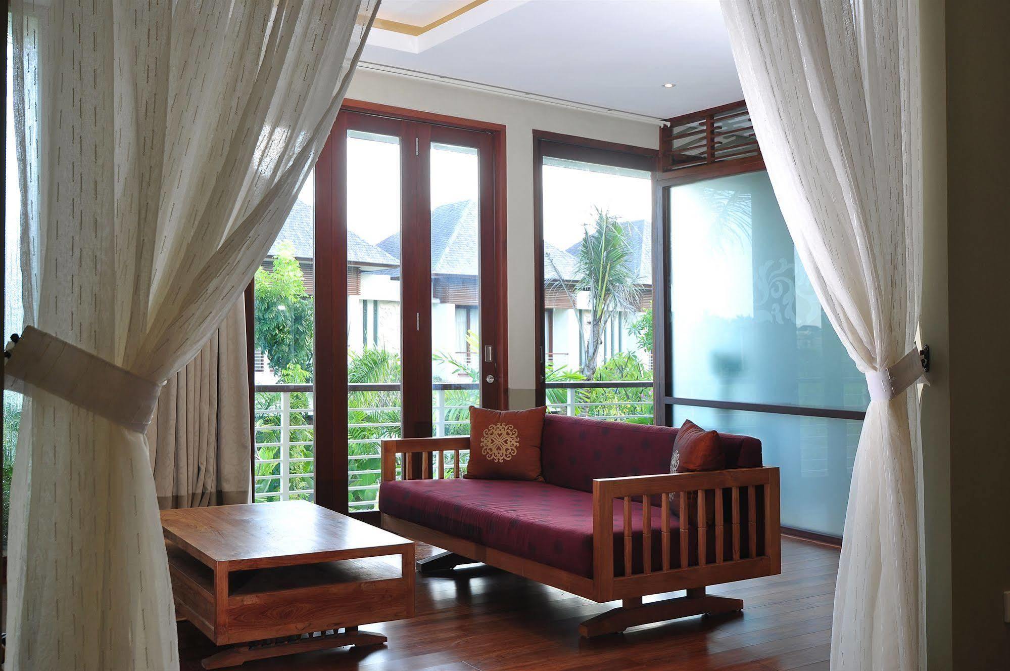 คัมเพ็ง วิลลา บาหลี Villa กูตา ภายนอก รูปภาพ